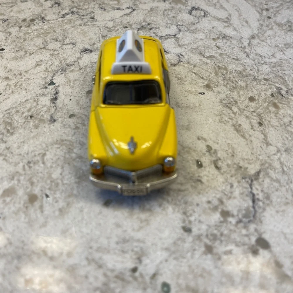 Fossil Limited‎ Edition Taxi Cab clock